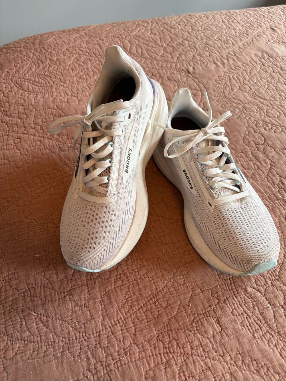 Brooks Light Cream/White Women's Running Shoes - Cushioned Support